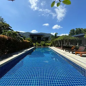  Resort Baan Chainarong